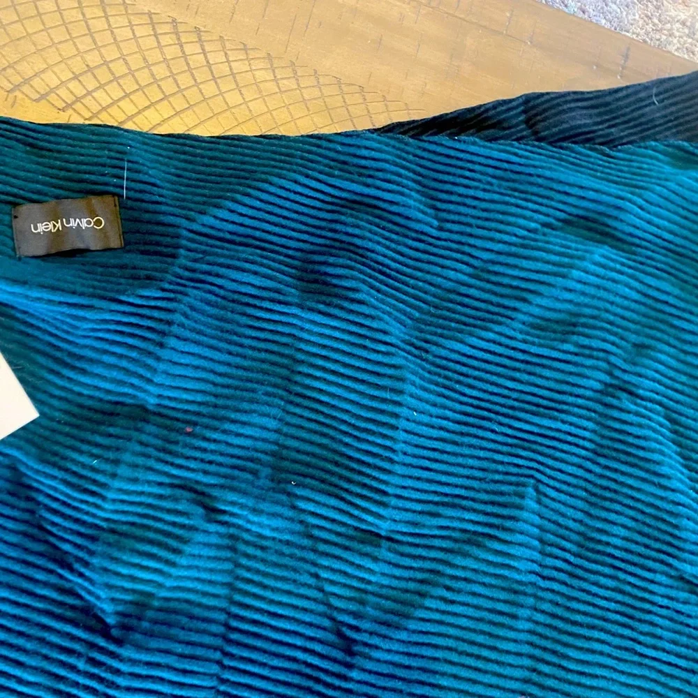 Scarf - Picture 4 of 4
